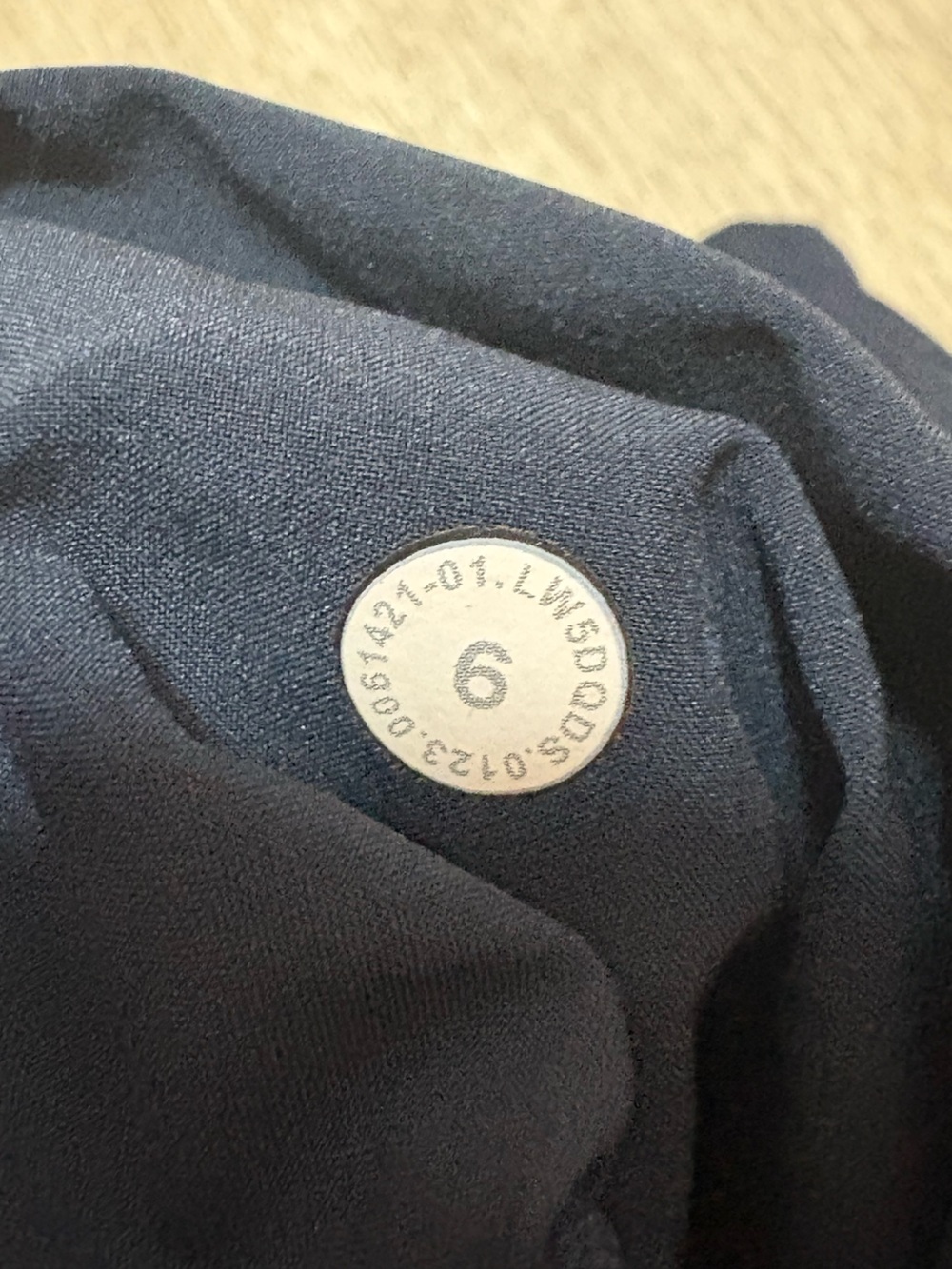 LULULEMON NAVY BLUE ON THE FLY JOGGERS SIZE 6 - Picture 3 of 7